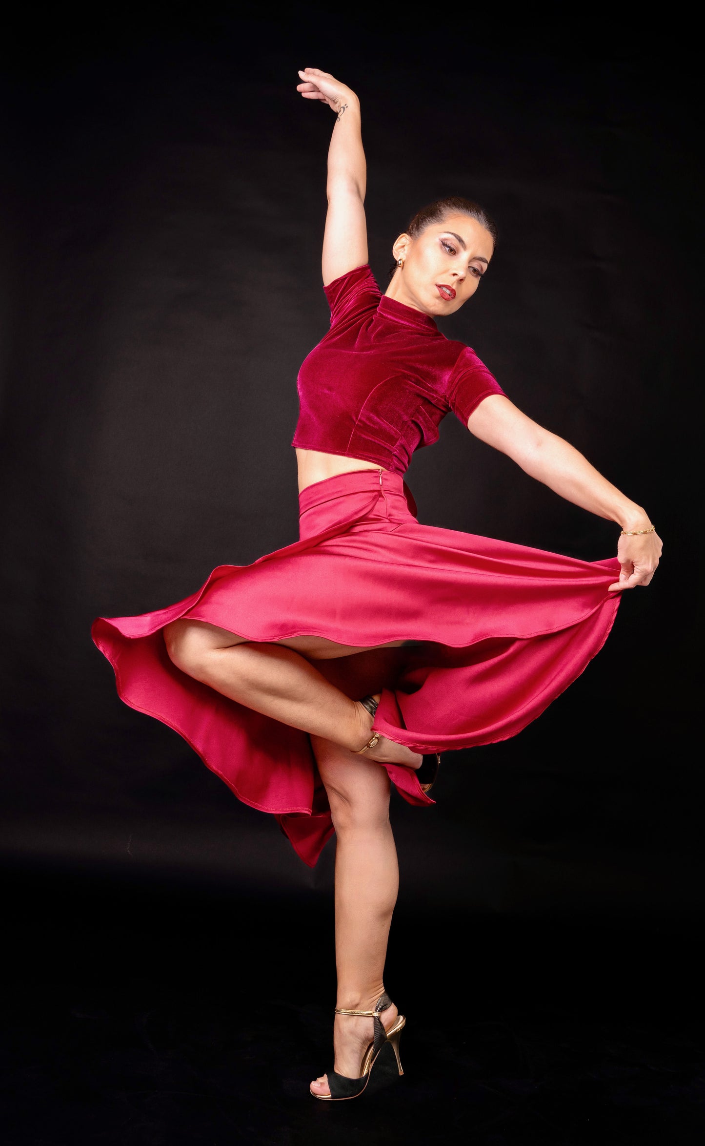 Conjunto de Veludo e Vetim Gaia Burgundy Red Tango | Top e Saia